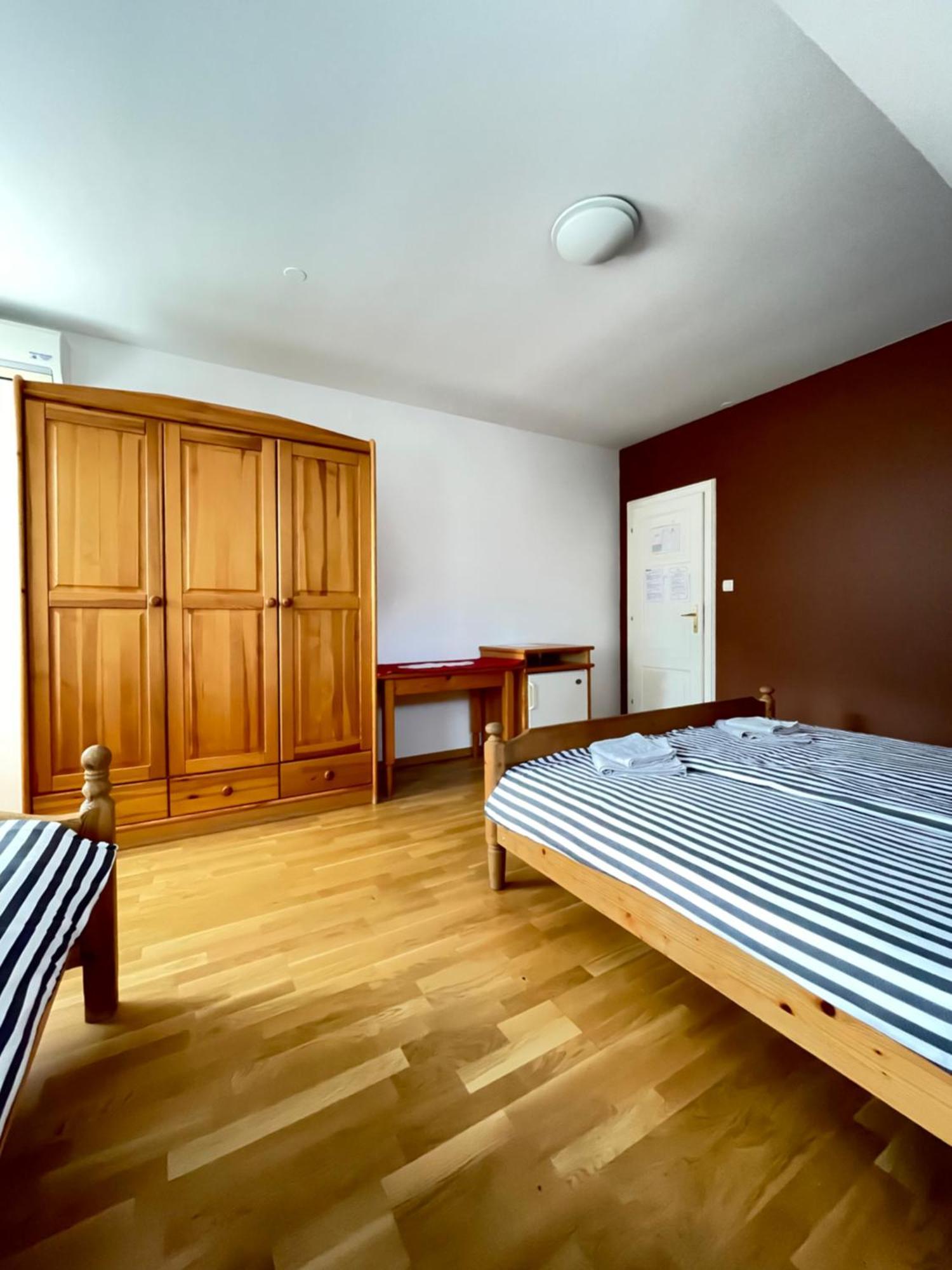 Gostisce Barbara Hotel Idrija Bagian luar foto