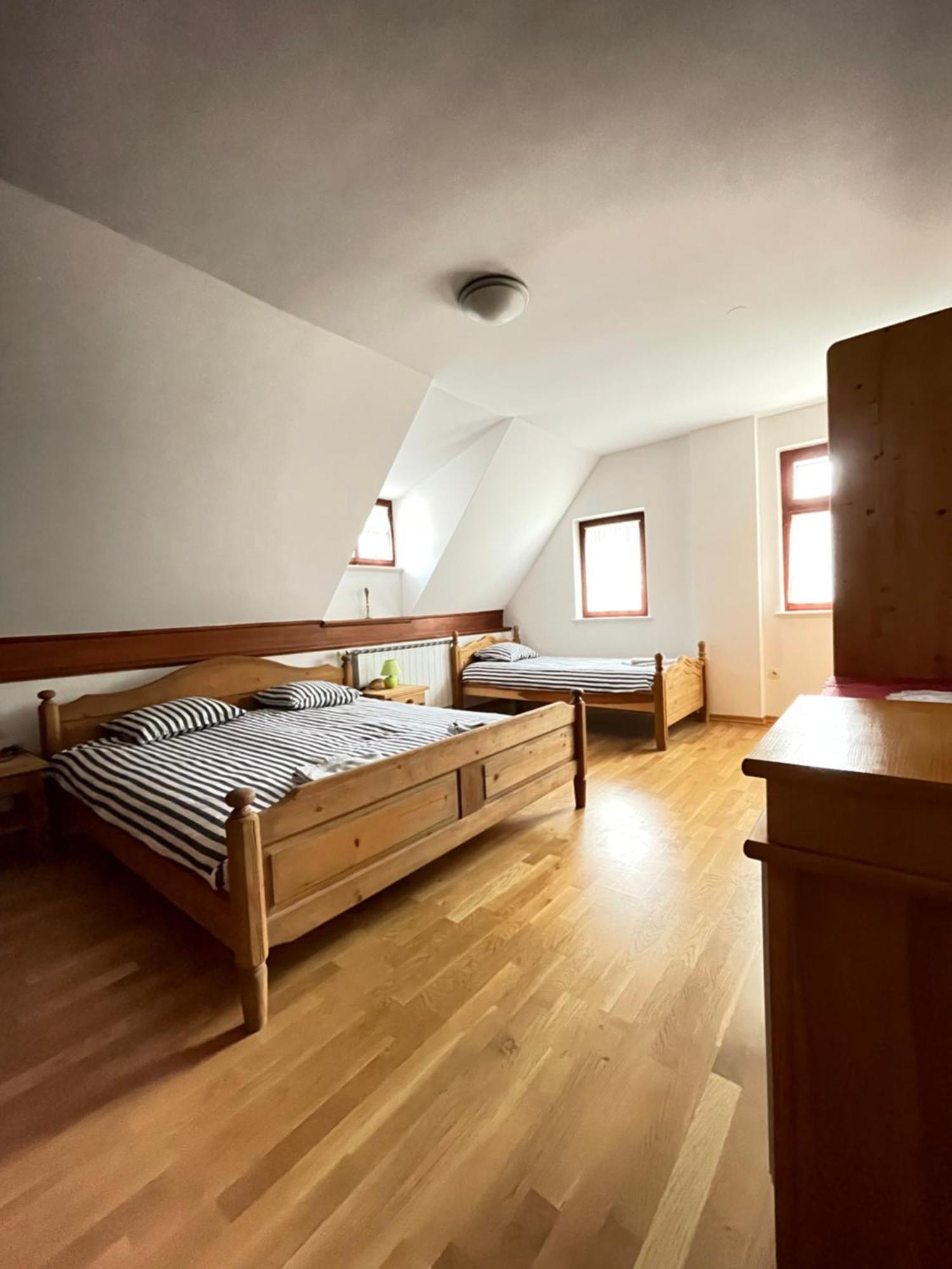 Gostisce Barbara Hotel Idrija Bagian luar foto
