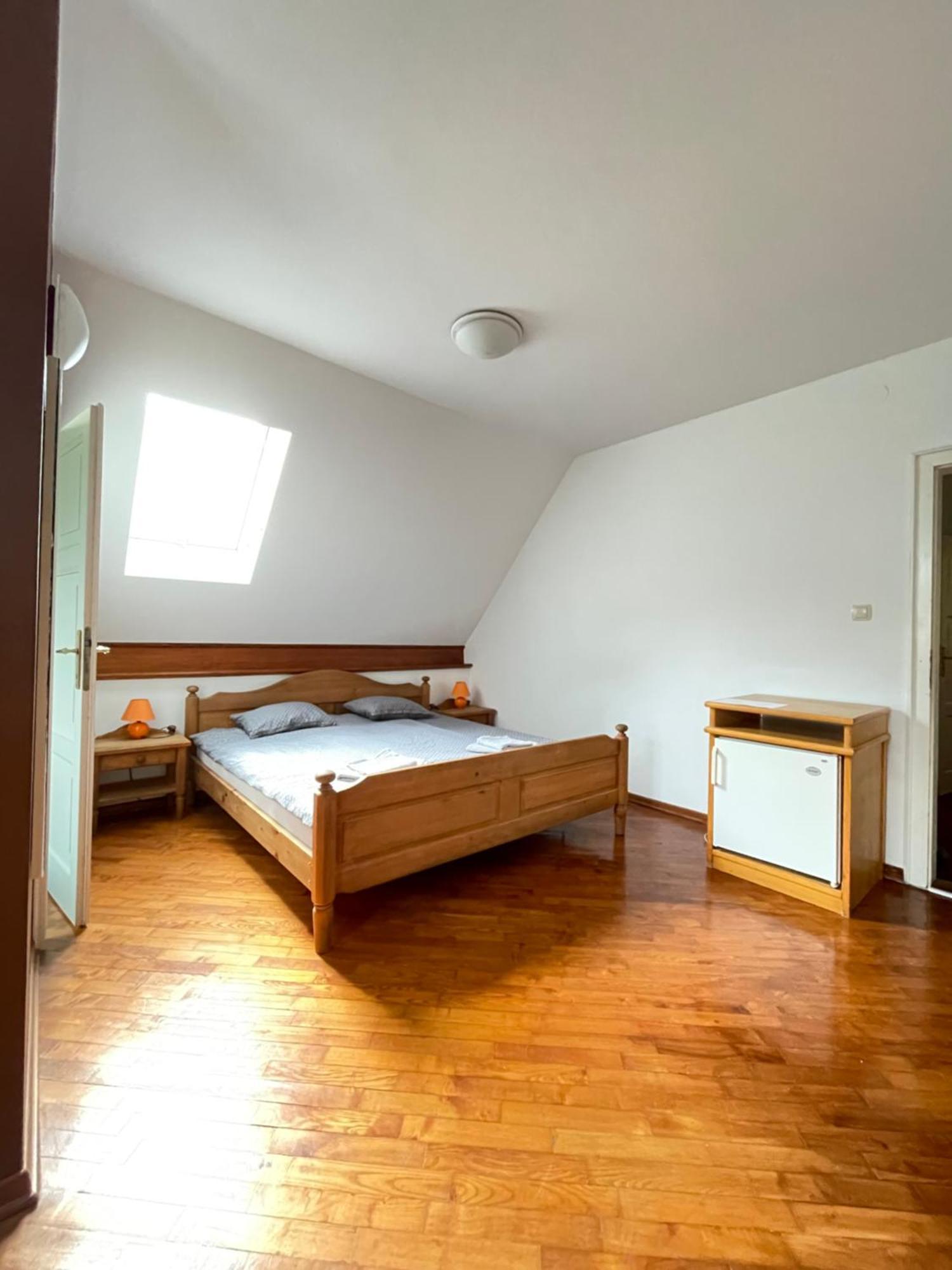 Gostisce Barbara Hotel Idrija Bagian luar foto